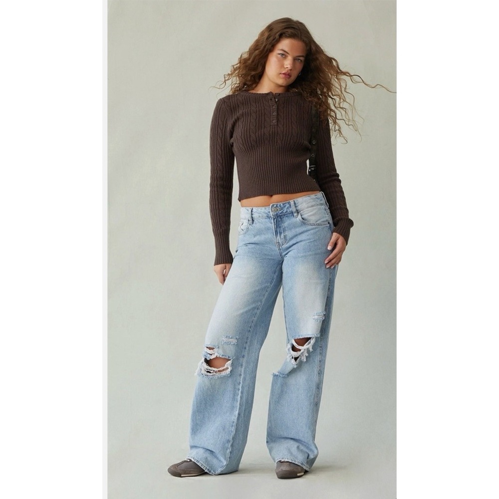 PAC SUN Casey Low Rise Baggy Jeans Light Wash Ripped Knee Denim Women Size 26‎